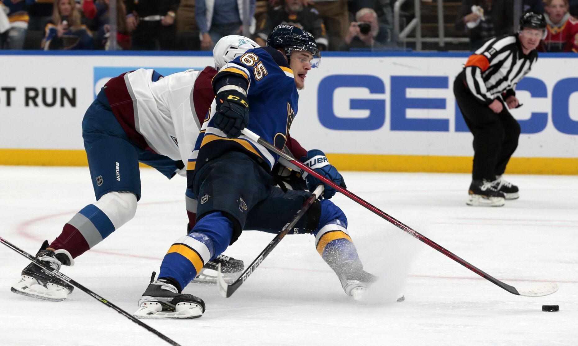 Blues host Avalanche in Game 4